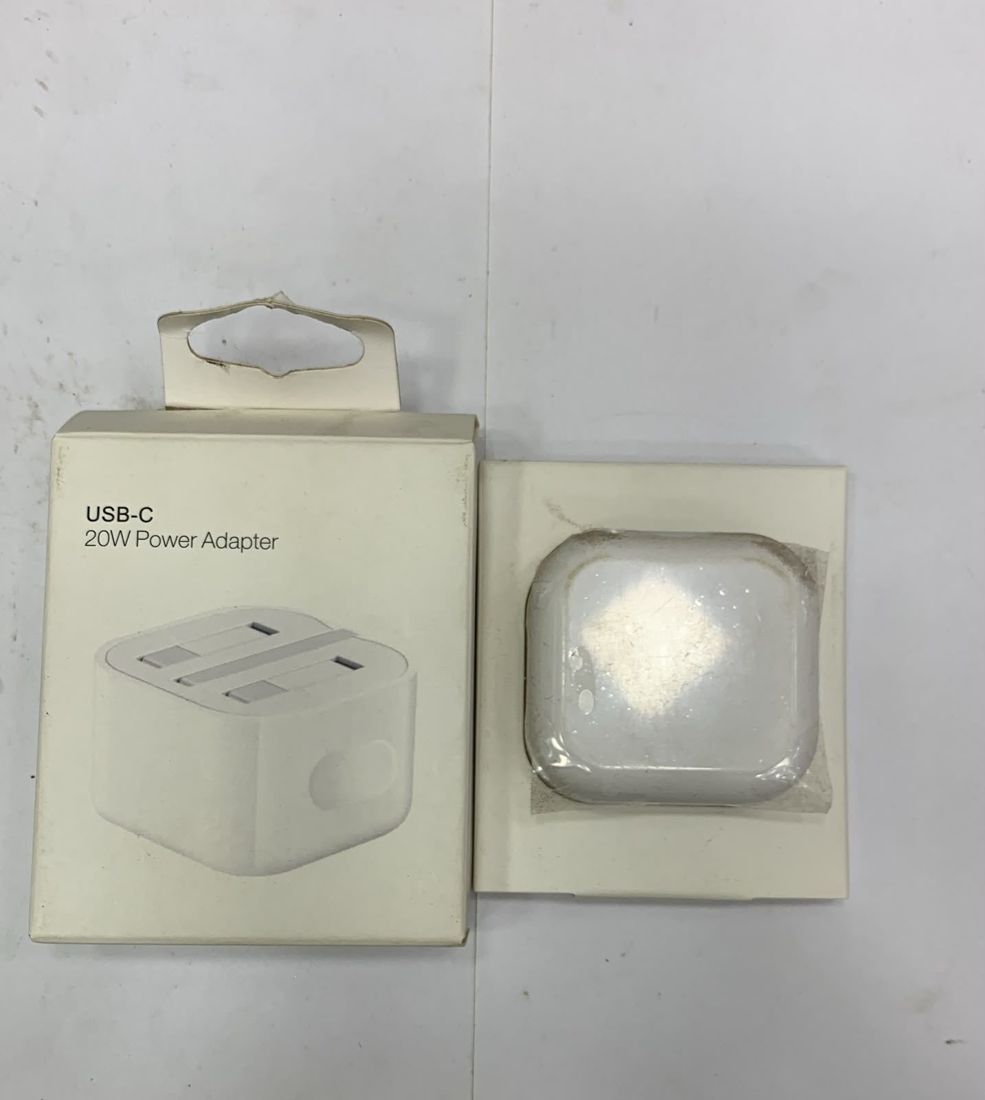 Apple 20W USB-C Power Adapter 3-Pin (Generic Quality) - Fast Charger for iPhone